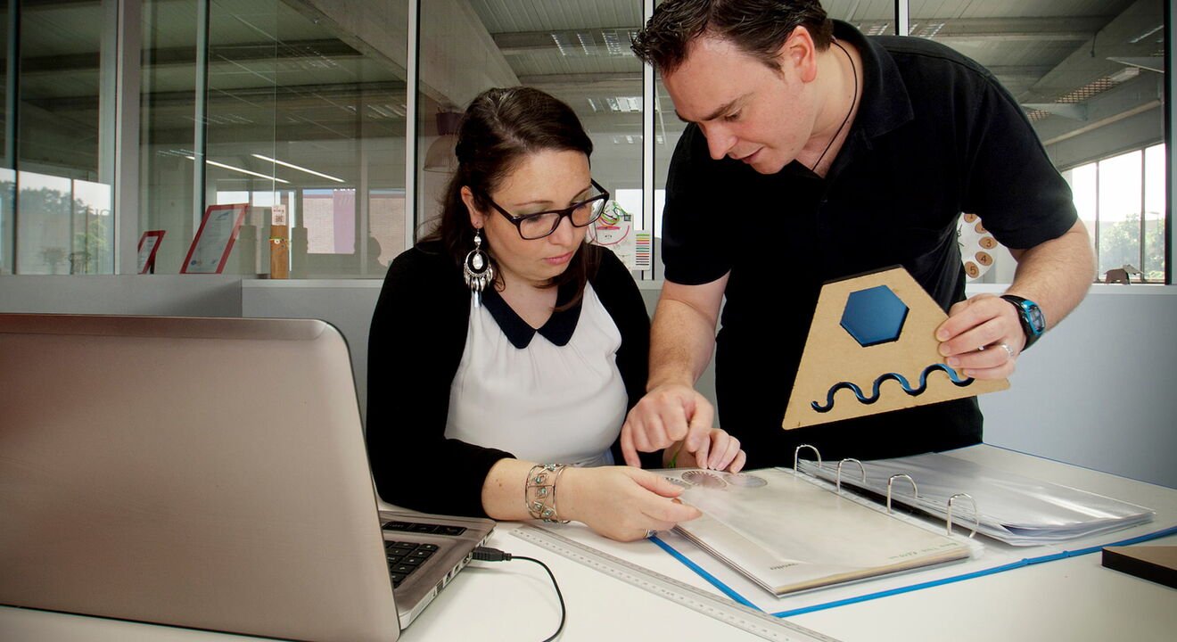 Consultation avec l’équipe de LASER MARKING SYSTEM sur les applications avec des machines de découpe laser CO₂ eurolaser