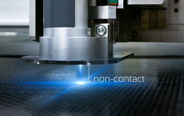 Vorschaubild zum Video über CO₂-Lasermaschinen von eurolaser beim Bearbeiten von Verbundwerkstoffen