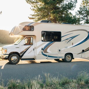 Fundas y componentes de asientos cortados con láser de precisión para el equipamiento interior de caravanas y autocaravanas