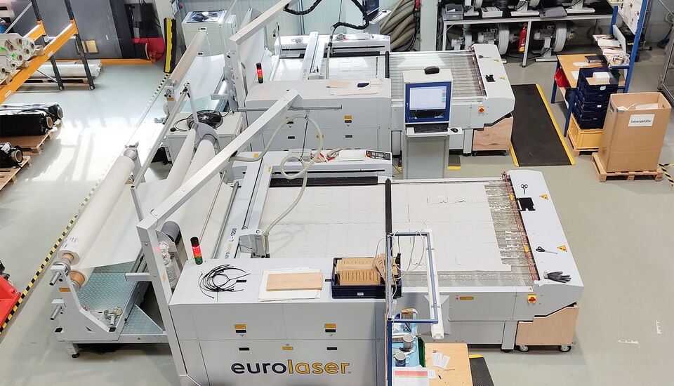 Máquina láser de corte CO₂ de eurolaser en Koestler que permite procesar geometrías complejas con alta precisión y flexibilidad en la producción automotriz