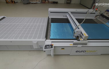 Thumbnail zum Video über das eurolaser Conveyor System mit automatischer Verarbeitung von Rollenware wie Textilien und Folien