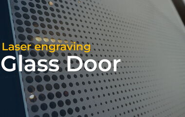 Thumbnail zum Video über hochauflösende Lasergravuren auf Glas im Großformat mit CO₂-Laserschneidmaschinen von eurolaser für individuelle Designs und Muster