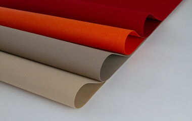 Thumbnail zum Video über das Laserschneiden von INFINITY und MAX Sonnenschutzgewebe von Dickson Constant mit präzisen und verschmolzenen Schnittkanten