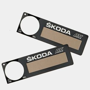 Corte por láser de una película plástica con pequeñas aberturas para elementos de control como ejemplo del uso de los sistemas de corte láser de eurolaser en la industria automotriz