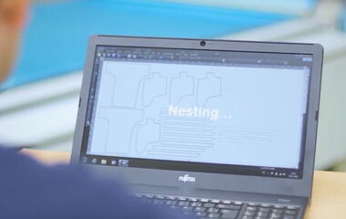 Vorschaubild zum Video über das Softwaremodul LaserScout OPTIMUM basic von eurolaser zur automatisierten Platzierung von Schneiddateien zur Reduktion des Materialverbrauchs