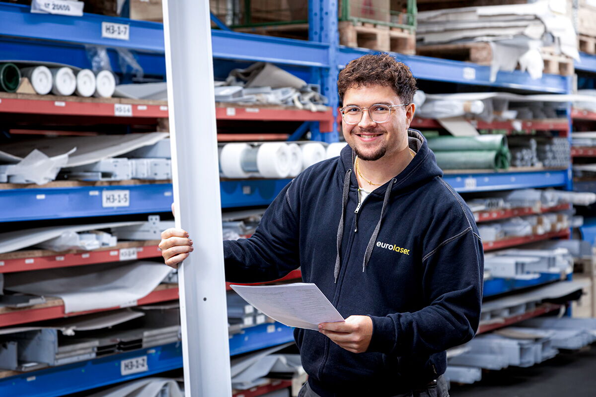 Ausbildung zur Fachkraft für Lagerlogistik (m/w/d) bei eurolaser in Lüneburg bei Hamburg – Einblicke in Warenannahme, Lagerorganisation, Kommissionierung und Versand im Maschinenbau