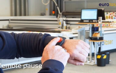 Vorschaubild zum Video über den Remote Pause Button zur sicheren Prozessunterbrechung an eurolaser-Laserschneidmaschinen