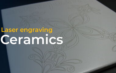 Thumbnail zum Video über die Lasergravur von Keramik mit CO₂-Laserschneidmaschinen von eurolaser für kontrastreiche, hochauflösende und personalisierte Designs