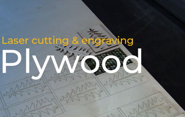 Thumbnail zum Video über das Laserschneiden von Sperrholz mit CO₂-Laserschneidmaschinen von eurolaser für filigrane Holzdesigns