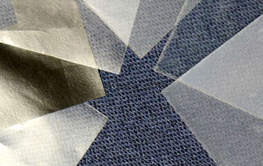 Thumbnail zum Video über den Lasertest von Platilon TPU-Folie von Covestro mit präzisen und sauberen Schnittkanten ohne Verformung