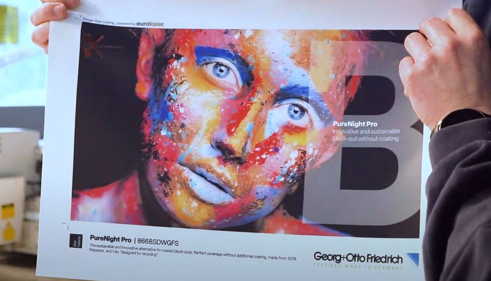 Vignette de la vidéo montrant la découpe laser du tissu occultant PureNight Pro de Georg+Otto Friedrich avec des bords précis et sans effilochage