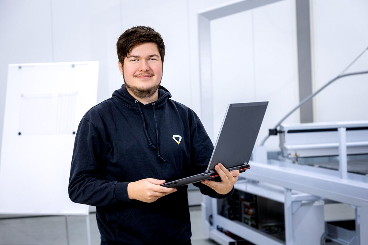 Duales Studium Ingenieurswesen Mechatronik (m/w/d) bei eurolaser in Lüneburg bei Hamburg – Kombination aus Studium und Praxis in den Bereichen Maschinenbau, Elektronik und Laserschneidmaschinen