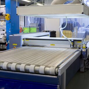 eurolaser L-2500 laser system from the PN series precisely cutting filter material